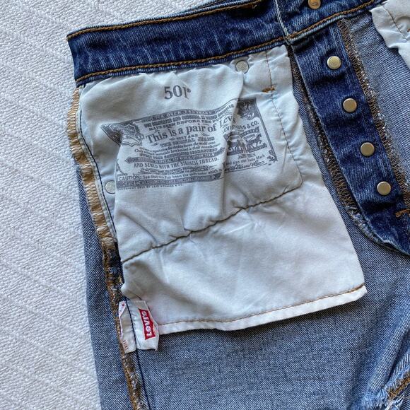 Levi's Women's 501 Cut Off Jean Shorts High Rise Button Fly Blue Denim Size 27 - Picture 11 of 11